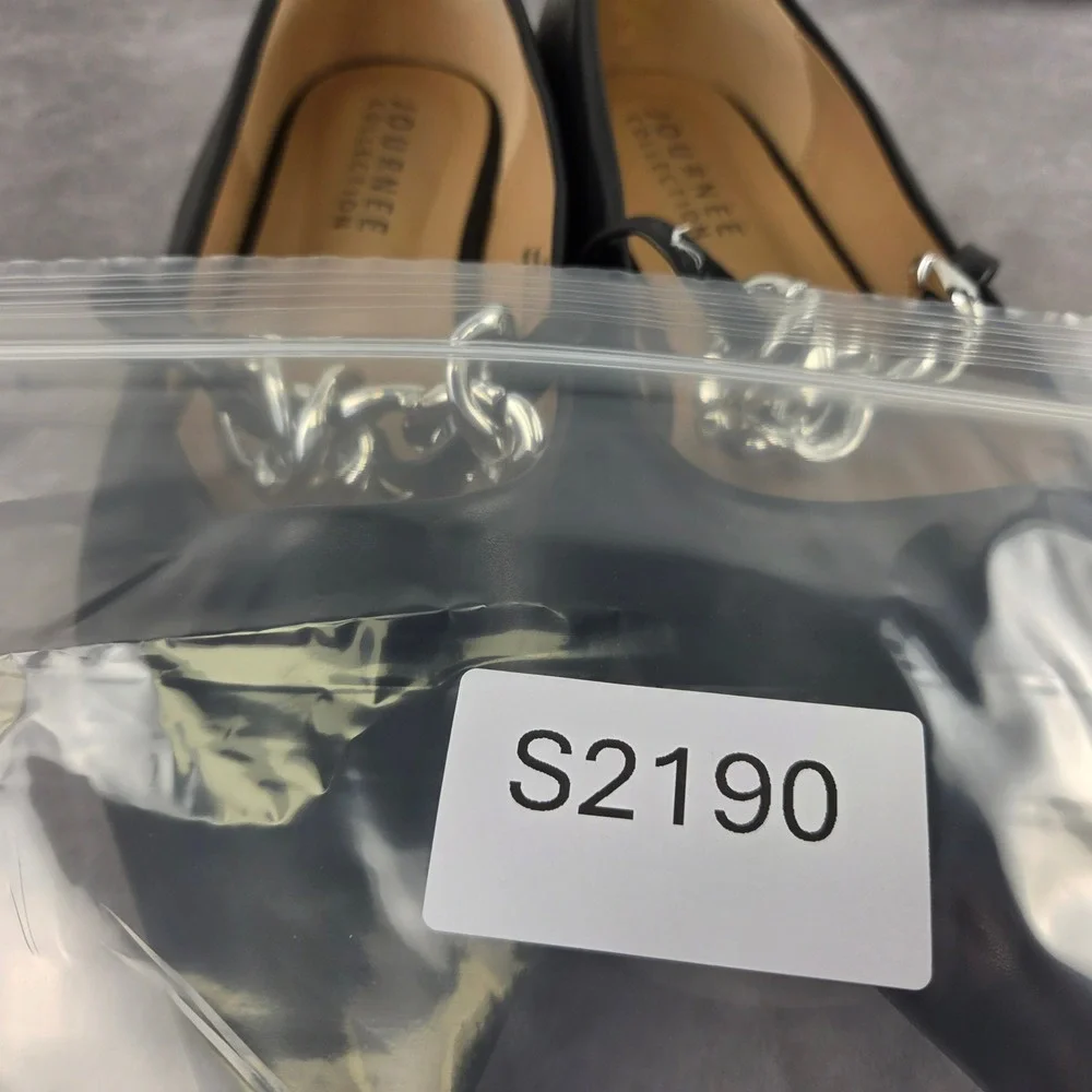 Journee Collection Black Pointed Toe Flats Silver Chain Link Detail Size 11